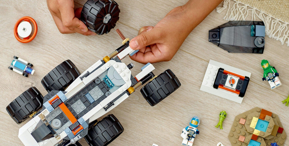 KLOCKI LEGO CITY KOSMICZNY ŁAZIK I BADANIE ŻYCIA W KOSMOSIE 60431 kreatywne myślenie