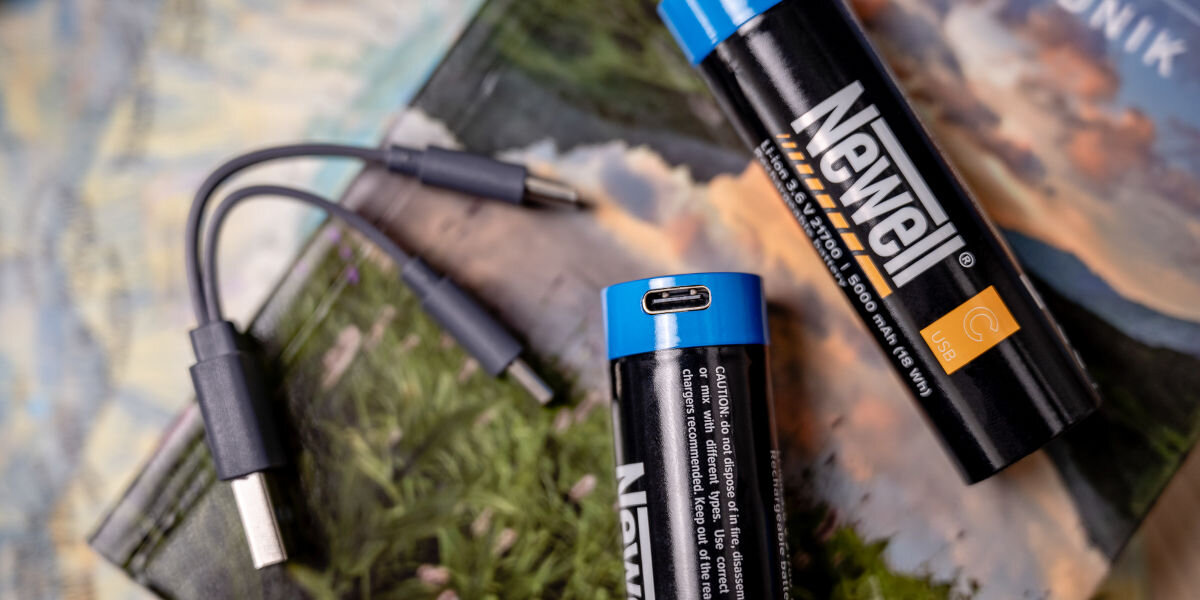 Akumulatorki NEWELL 21700 USB-C 5000 mAh (2 szt.), uniwersalność, kompatybilność, wydajność, stabilność, Akumulatorki Newell USB-C z kablem na mapie.