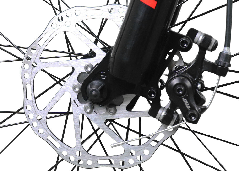 Rower młodzieżowy INDIANA X-Pulser 2.6 26 cale Niebiesko-czerwony zbliżenie hamulec podstawa bezpieczeństwa hamulce tarczowe mechaniczne do jazdy w każdych warunkach pogodowych na każdej trasie bardzo duża siła hamowania z przodu i z tyłu podwójny pakiet bezpieczeństwa