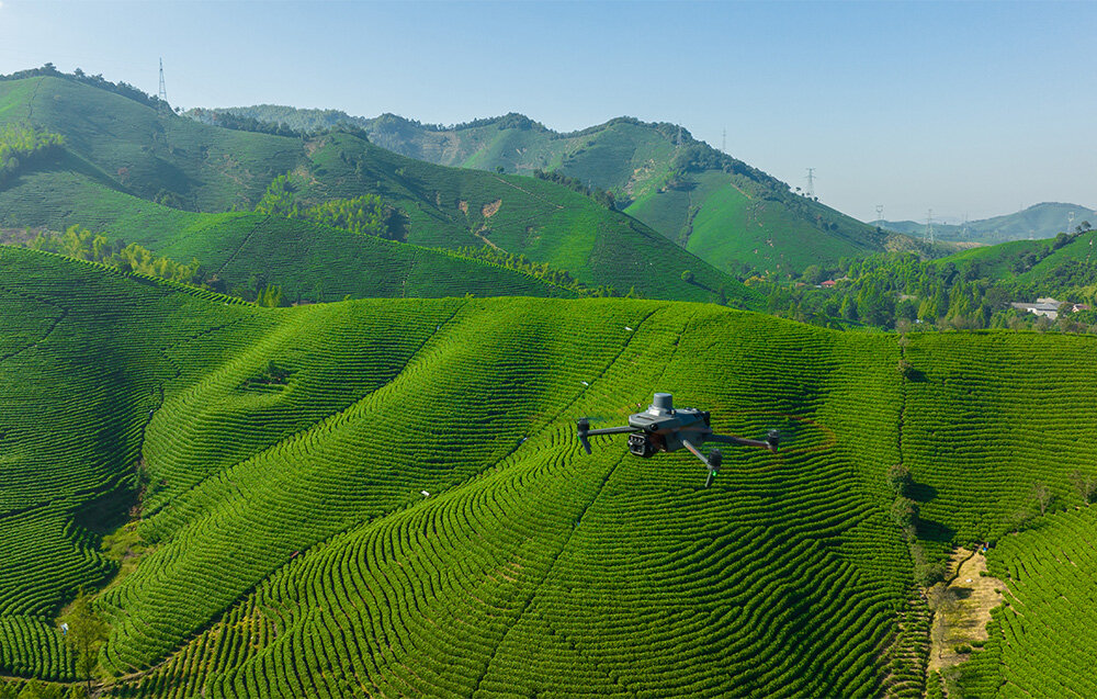 Dron DJI Mavic 3 Multispectral dane obraz system słoneczny czujnik rtk czas lotu akumulatory obraz transmisjaczujniki wizje mapowanie monitoring dawkowanie nawozów środki ochrony roślin analizy sztuczna inteligencja zestaw