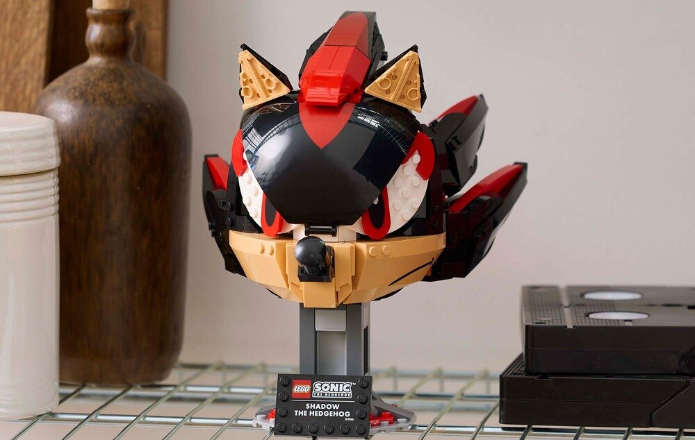 LEGO 77000 Sonic the Hedgehog Jeż Shadow model na półce