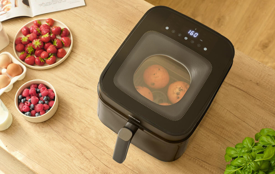 Air Fryer Frytkownica beztłuszczowa SENCOR SFR 6900BK 6.5l z 12 automatycznymi programami i okienkiem do obserwacji postępów Łatwe monitorowanie Duże przezroczyste okno z oświetleniem w górnym panelu proces obserwacja potrawy