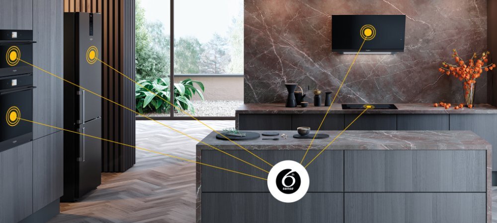 ZMYWARKA WHIRLPOOL WSBO3O34PFX wizualizacja lifestyle kuchnia oznaczenia punkty wyróżniki Technologia 6. Zmysł czujniki inteligentny system dobór programu mocy temperatury usuwanie zabrudzeń