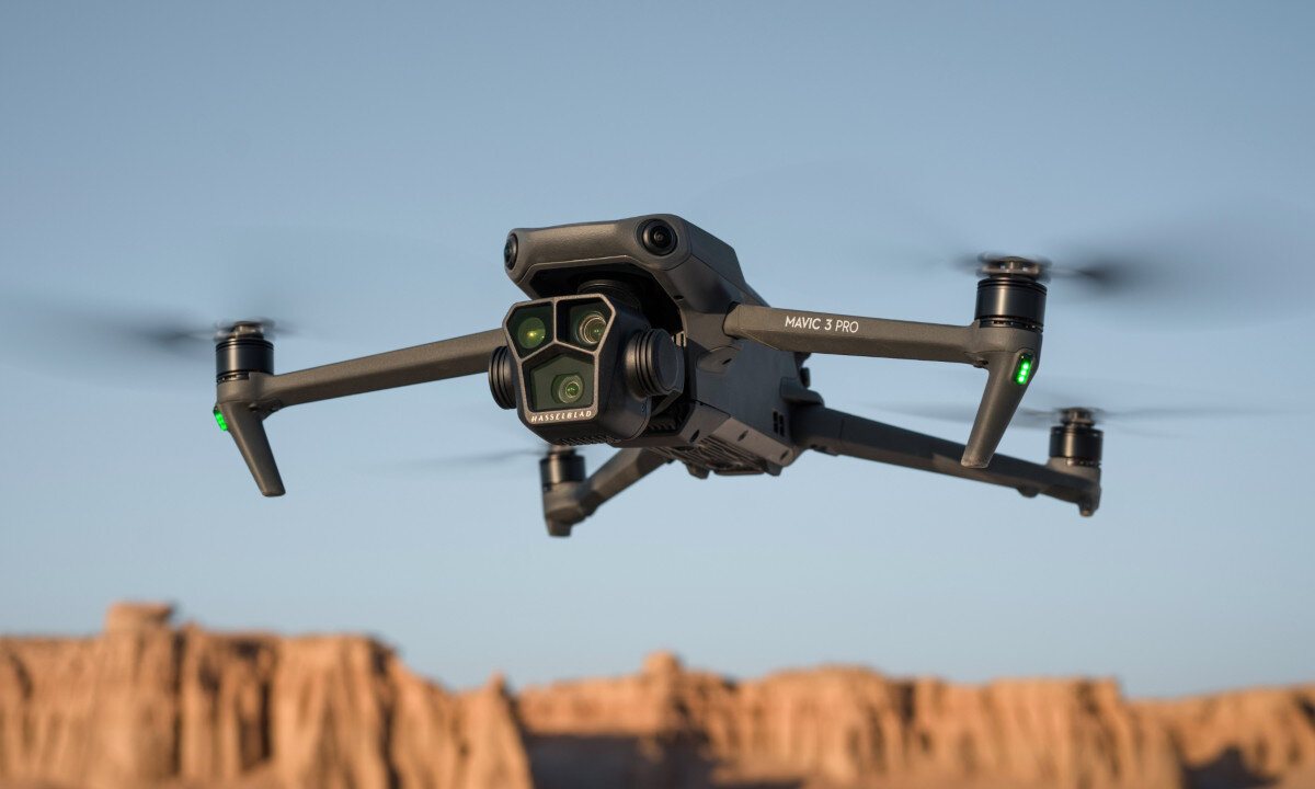Dron DJI Mavic 3 Pro Fly More Combo (DJI RC) akumulator czas latanie system transmisja zasięg