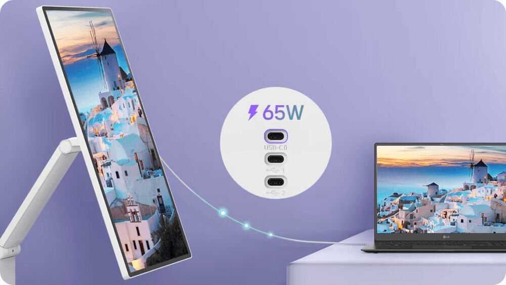 Monitor LG Smart 32U889SA-W.AEU 31.5 cala 3840x2160px IPS monitor na fioletowym tle od boku laptop na podeście imitacja połączenia ich kablem zbliżenie na porty USB-C, ładowanie 65W, przesyłanie danych, jeden kabel