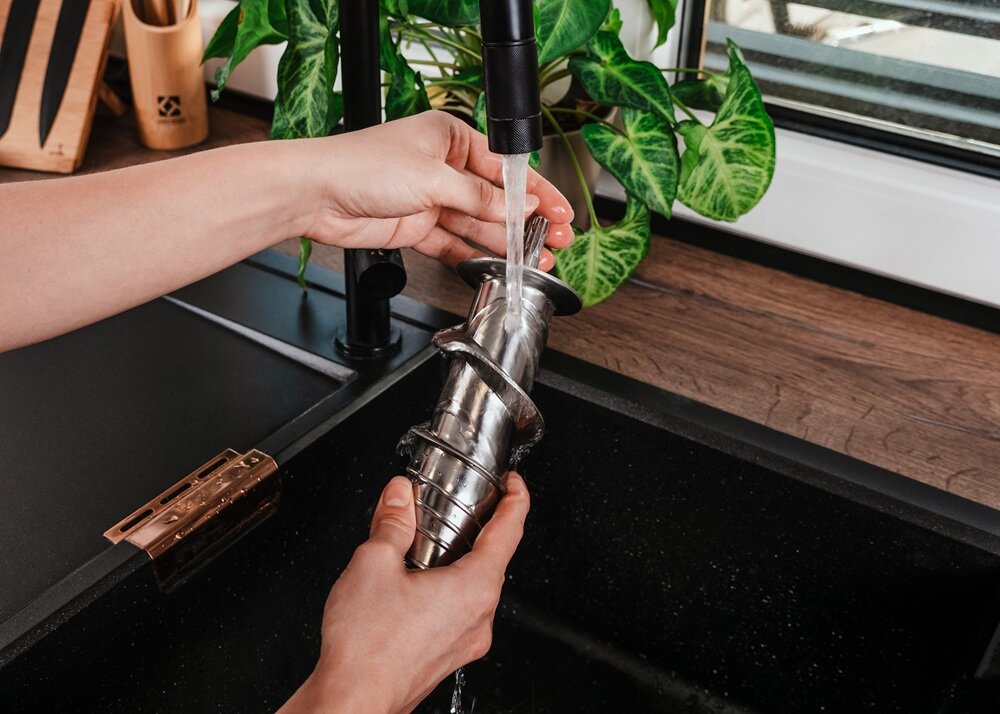 Wyciskarka wolnoobrotowa CONCEPT Nutriboost LO7250 slimak ze stali nierdzewnej, do twardych produktów, nie chłonie zapachów ani barwników