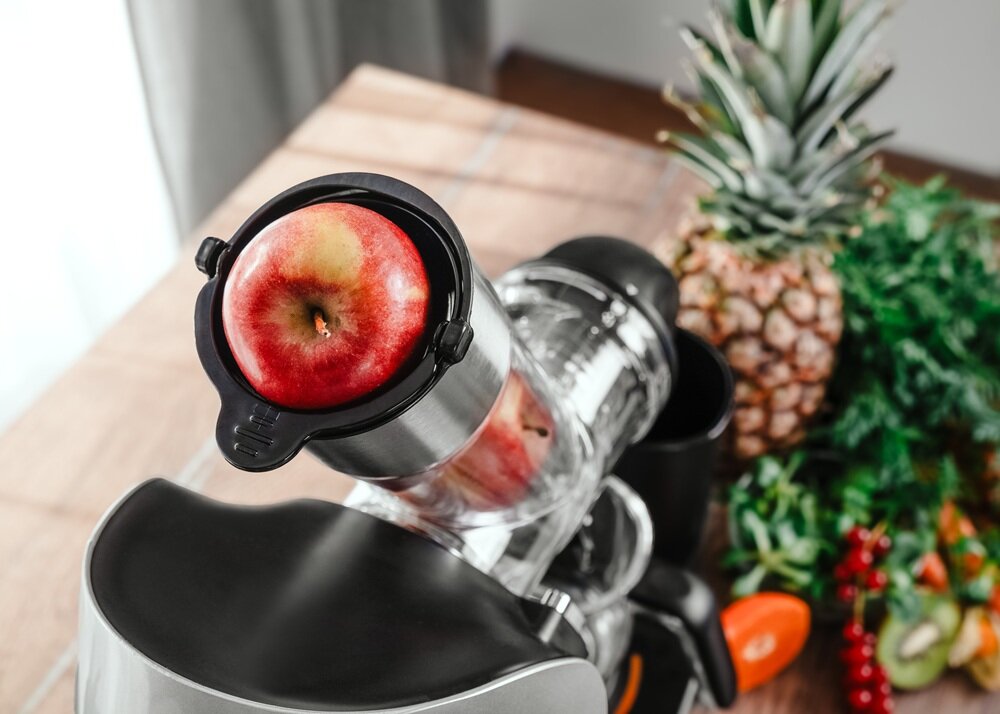 Wyciskarka wolnoobrotowa CONCEPT Nutriboost LO7250 duzy otwór wsadowy, krótszy czas krojenia, szybsze przygotowanie