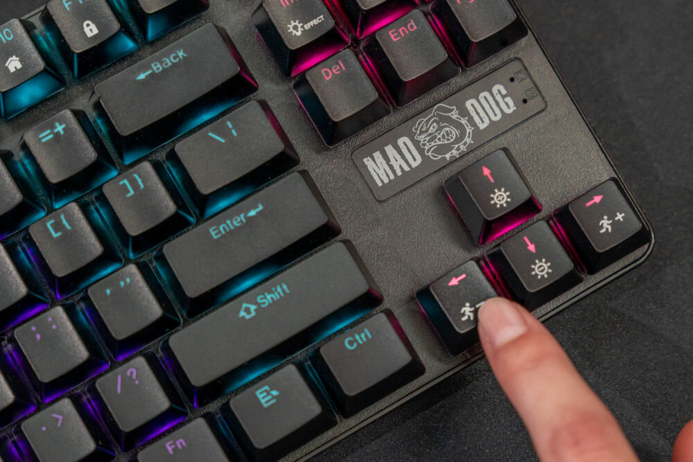 Klawiatura MAD DOG GK510K Outemu Red Czarny programowalne podświetlenie 4 stopnie podświetlenie 4 prędkości oświetlenia plecony kabel