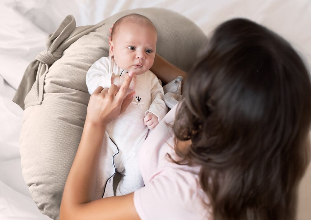 Poduszka do karmienia NENO Tula bez odkształceń, komfortowe karmienie, wygodne ułożenie dziecka