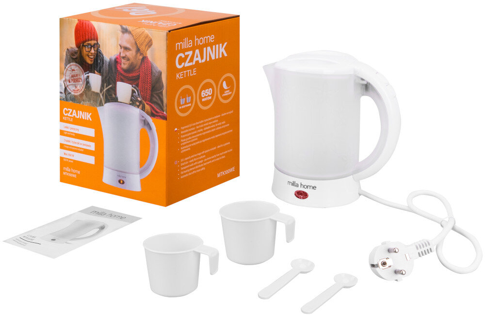 Na obrazie znajduje się biały czajnik elektryczny z logo \'milla home\', dwa białe kubki, dwie łyżeczki oraz instrukcja obsługi. Obok czajnika widoczne jest pomarańczowe pudełko z napisem \'milla home CZAJNIK KETTLE 650 WATTS\'.