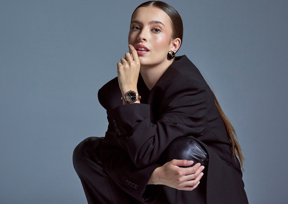 Smartwatch MAXCOM FW51 Crystal Złoty ekran bateria czujniki zdrowie sport pasek ładowanie pojemność rozdzielczość łączność sterowanie krew puls rozmowy smartfon aplikacja