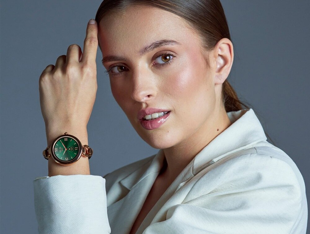 Smartwatch MAXCOM FW51 Crystal Złoty ekran bateria czujniki zdrowie sport pasek ładowanie pojemność rozdzielczość łączność sterowanie krew puls rozmowy smartfon aplikacja