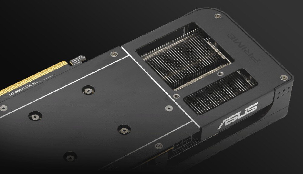 ASUS Prime GeForce RTX 5050 OC Edition 8GB Tylna strona karty graficznej z widocznym metalowym backplate'em z otworami wentylacyjnymi, złączem PCIe oraz dwoma sekcjami radiatora
