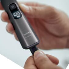 Maszynka podłączona do ładowania