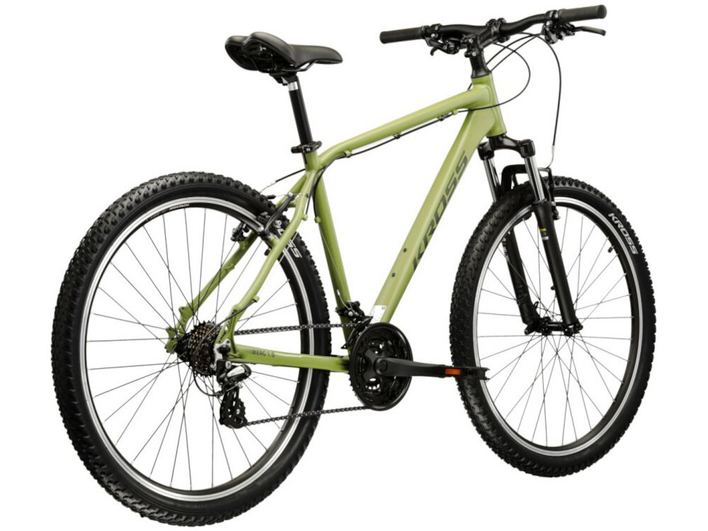 Rower górski MTB KROSS Berg 1.0 M19 27.5 cala męski Khaki rower na białym tle widoczny od tyłu pod skosem góral pojazd dla sportowców do jazdy wyczynowej uniwersalny dla amatorów zwrotny łatwo wchodzi w zakręty do jazdy w mieście za miastem w lesie na górskim szlaku w błocie nie za głębokim piachu