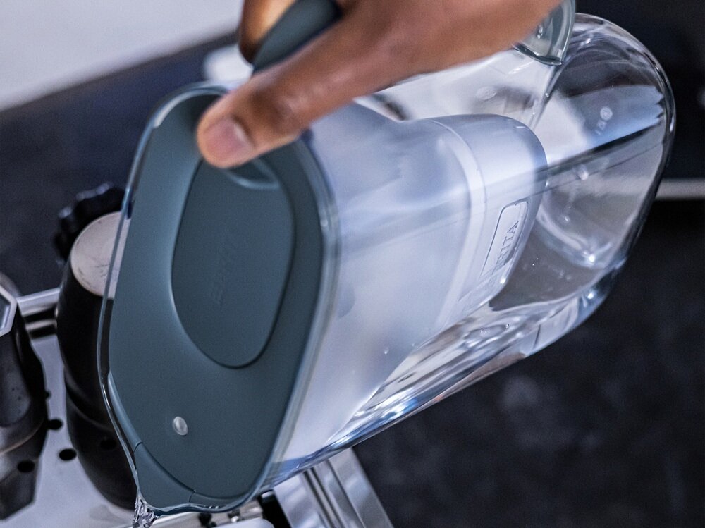 Dzbanek filtrujący BRITA Style Essential Grafitowy + Wkład Maxtra Pro Pure Performance filtracja MicroFlow, usuwanie drobnych cząsteczek, wysokiej jakości woda