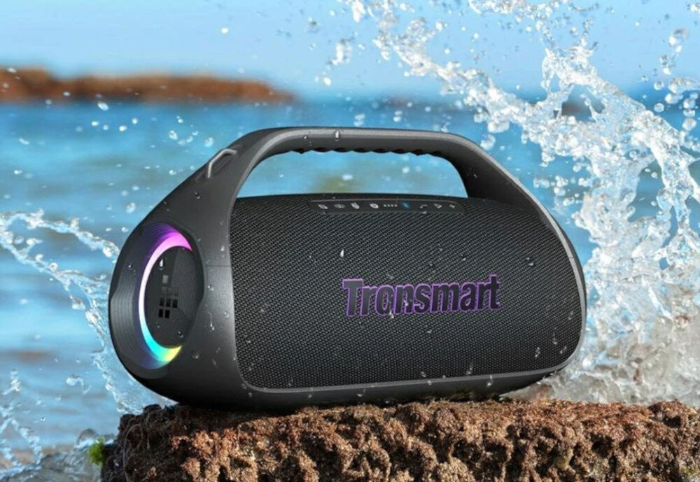 Głośnik mobilny TRONSMART Bang 2 — wodoodporność IPX6, odporność na deszcz i zachlapania, głośnik mobilny stojący na skale, fala uderzająca o skałe