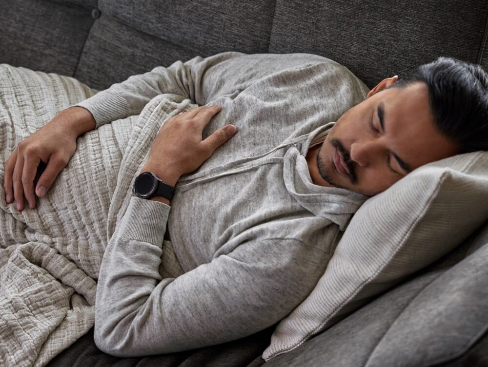 Smartwatch GARMIN VENU 3s ekran bateria czujniki zdrowie sport pasek ładowanie pojemność rozdzielczość łączność sterowanie krew puls rozmowy smartfon aplikacja