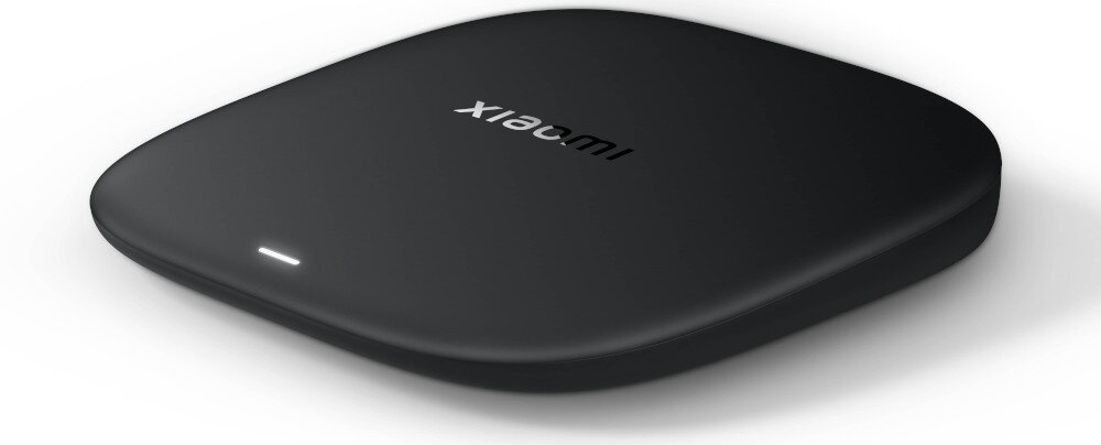 Odtwarzacz multimedialny 4K XIAOMI TV Box S 3-Gen - Sterowanie głosem i telefonem, asystent Google, Chromecast, odtwarzacz mutlimedialny pod skosem na białym tle