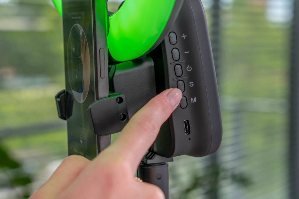 Lampa pierścieniowa RGB XLINE SF800 przyciski regulacji pilot barwa światła od 2800 do 7500 tryb rgb 13 poziomów natężenia 39 kombinacji