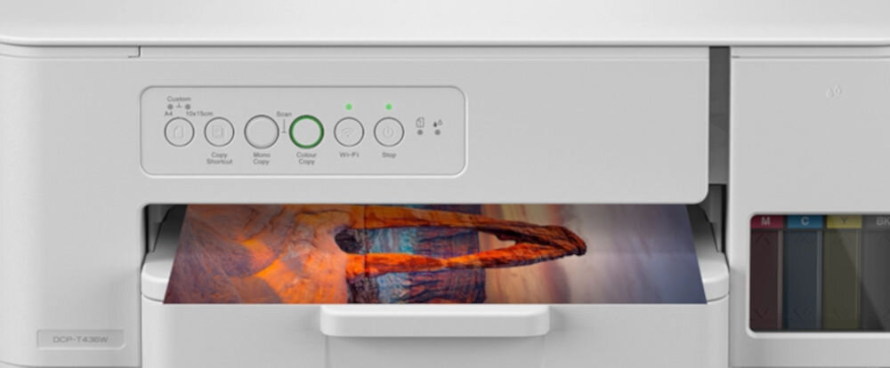 Urządzenie wielofunkcyjne BROTHER DCP-T436W Druk w kolorze, Wi-Fi zbliżenie na panel sterowania oraz wydrukowaną w kolorze kartkę szybki dokładny wydruk ilość mono czas wydruku pierwszej strony rozdzielczość tryb cichy bez zakłócania domowego spokoju