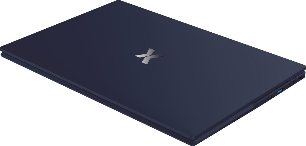 Laptop MAXCOM Office mBook14 Lite Plus Zamknięty laptop w kolorze granatowym leżący na płasko i widoczny pod kątem, waga, bateria