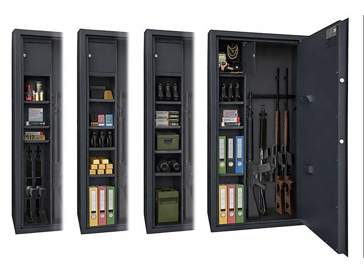 Sejf na broń VALBERG Arsenał 1253 EL Grafitowy, komora, półki, magnetyczne, uchwyty, Różne modele czarnych sejfów na broń otwarte, pokazujące półki z bronią, amunicją, dokumentami i złotem.