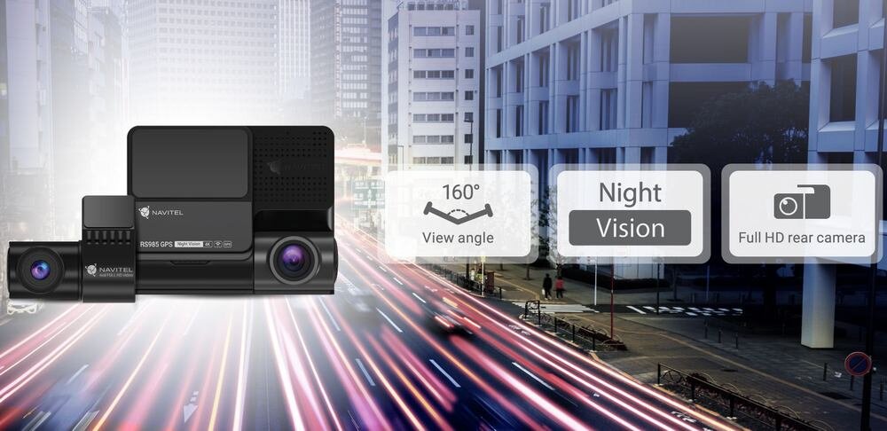 Wideorejestrator NAVITEL RS985 GPS + kamera tylna  rejestrator na tle miasta  