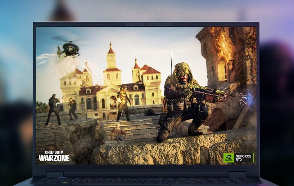Laptop PREDATOR Helios 16 AI Ekran laptopa z uruchomioną grą 'Call of Duty: Warzone', przedstawiający scenę walki z uzbrojonymi postaciami na tle zrujnowanej architektury, wyświetlacz, przekątna, rozdzielczość, kolory, HDR, odświeżanie, matryca
