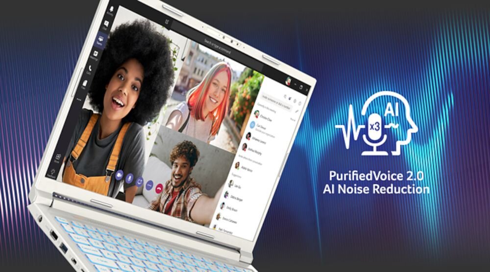 Na obrazie widoczny jest otwarty laptop z ekranem, na którym trwa wideokonferencja z trzema osobami. Obok laptopa znajduje się grafika z napisem \'PurifiedVoice 2.0 AI Noise Reduction\'.