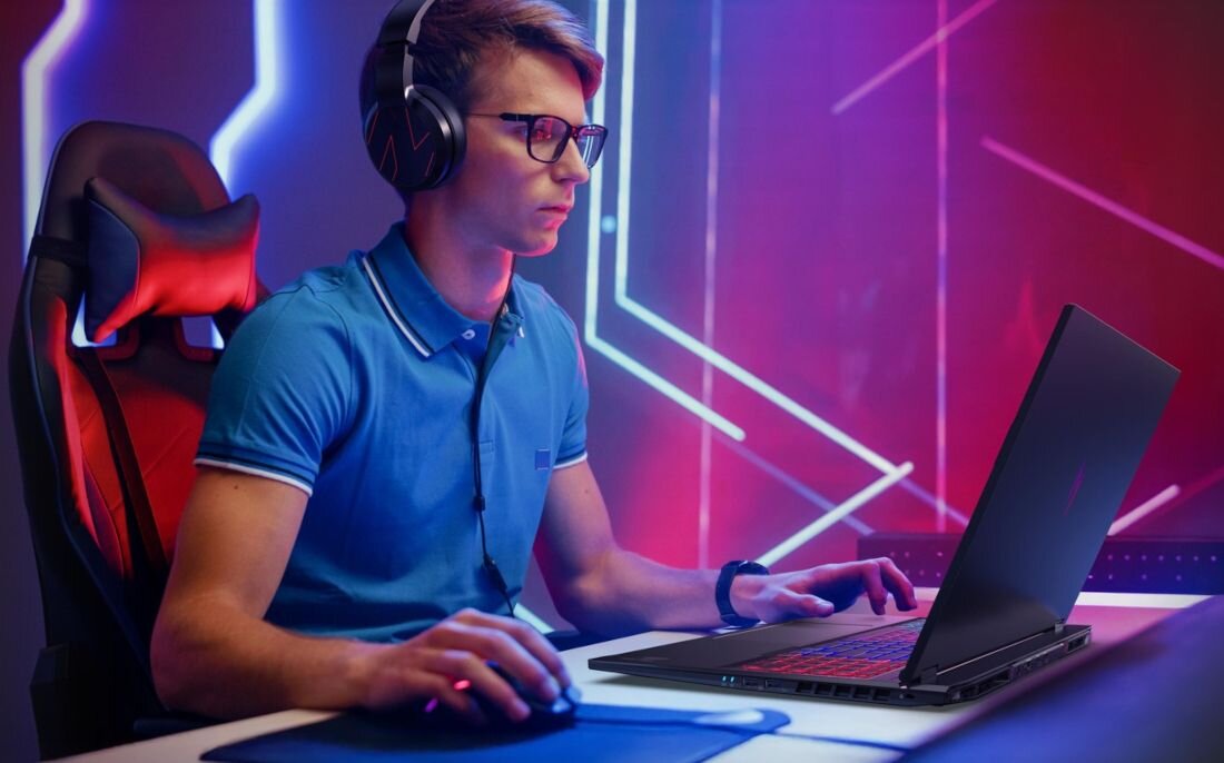 ACER Nitro laptop z podświetlaną klawiaturą RGB i technologią Microsoft Copilot, gotowy do obsługi AI, produktywności biznesowej i nowoczesnych zastosowań multimedialnych, wyposażony w funkcje Windows AI dla twórców oraz graczy. -  AMD Ryzen AI, Copilot+ PC, Narzędzia AI  