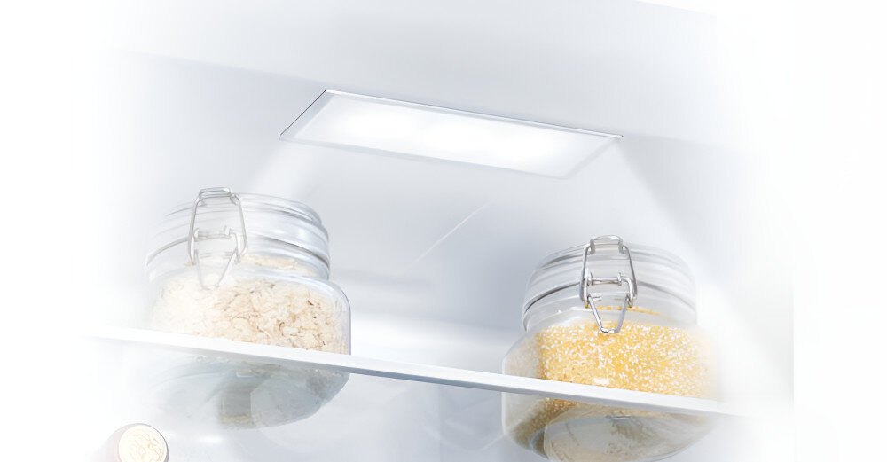 LODÓWKA HISENSE RB440N4ACD oświetlenie LED żarówki zawartość