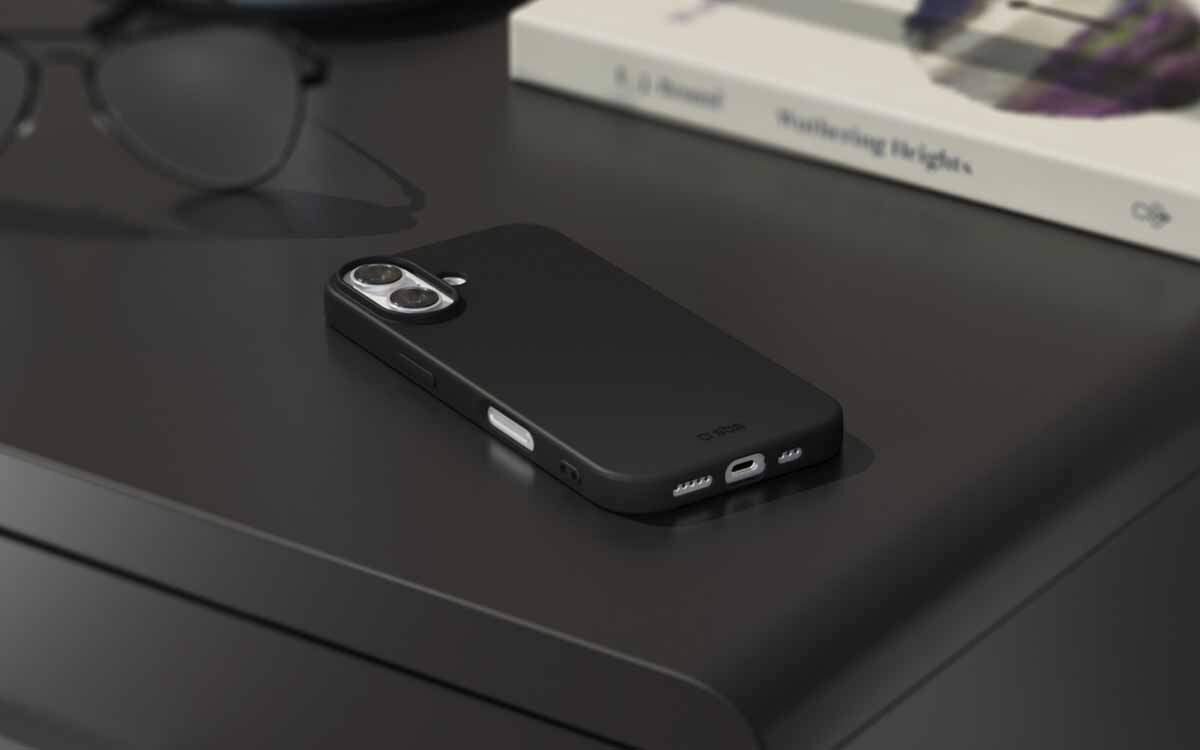 Etui SBS Instinct do Apple iPhone 17 Czarny Etui Instinct dla iPhone 17 z TPU i wnętrzem z mikrofibry.