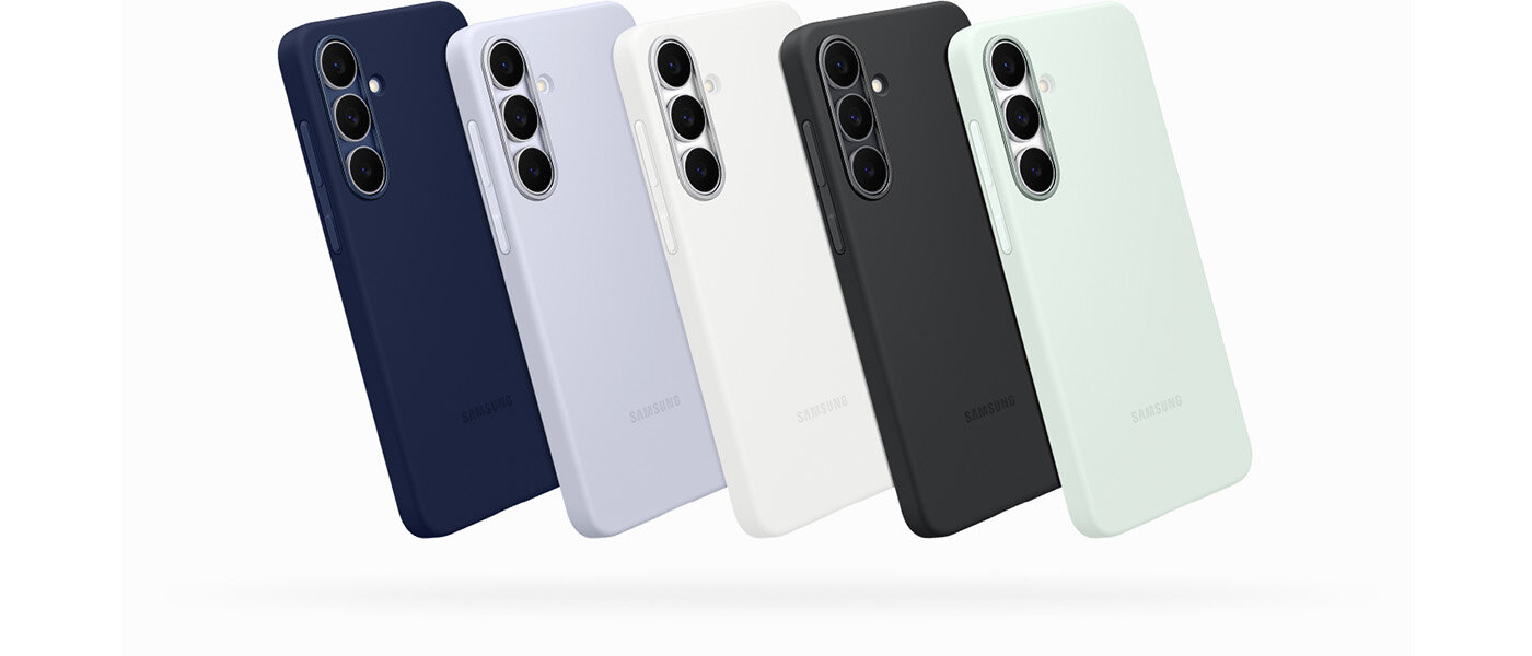 Wyświetlane są wszystkie dostępne kolory etui silikonowego. Kolejność kolorów od lewej do prawej to: ciemnoniebieski, jasnoniebieski, biały, czarny i miętowy.