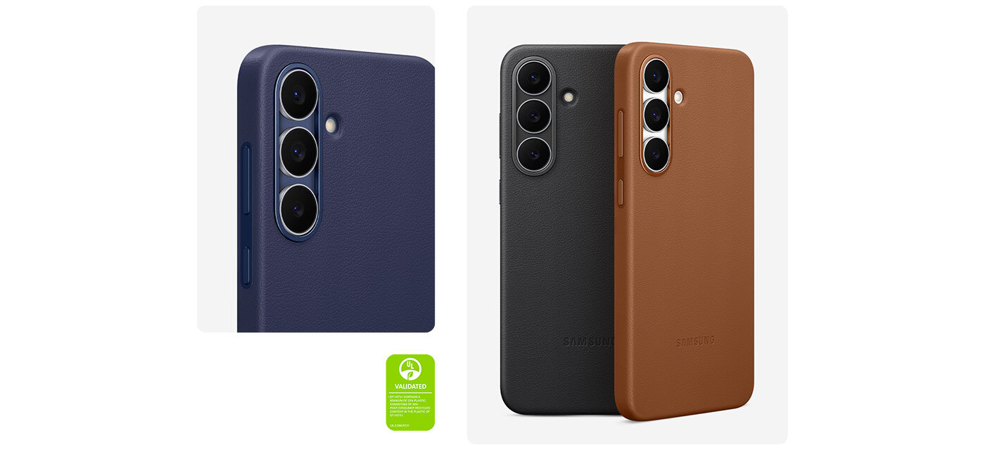 Galaxy S25 FE w etui Kindsuit w kolorze granatowym jest pokazany od góry, pod kątem, po przekątnej. Dwa etui Kindsuit, każde zamontowane na Galaxy S25 FE, są pokazane pionowo od tyłu. Są one odpowiednio w kolorze czarnym i brązowym. Widoczny jest znak walidacji ekologicznej UL z napisem „EF-VS731 ZAWIERA MINIMUM 23% PLASTIKU, SKŁADAJĄCEGO SIĘ W 50% ZAWARTOŚCI PO RECYKLINGU POKUPONIĘTNEGO Z PLASTIKU EF-VS731. UL.COM/ECV”. Galaxy S25 FE w etui Kindsuit w kolorze granatowym jest pokazany od góry, pod kątem, po przekątnej. Dwa etui Kindsuit, każde zamontowane na Galaxy S25 FE, są pokazane pionowo od tyłu. Są one odpowiednio w kolorze czarnym i brązowym. Widoczny jest znak walidacji ekologicznej UL z napisem „EF-VS731 ZAWIERA MINIMUM 23% PLASTIKU, SKŁADAJĄCEGO SIĘ W 50% ZAWARTOŚCI PO RECYKLINGU POKUPONIĘTNEGO Z PLASTIKU EF-VS731. UL.COM/ECV”.