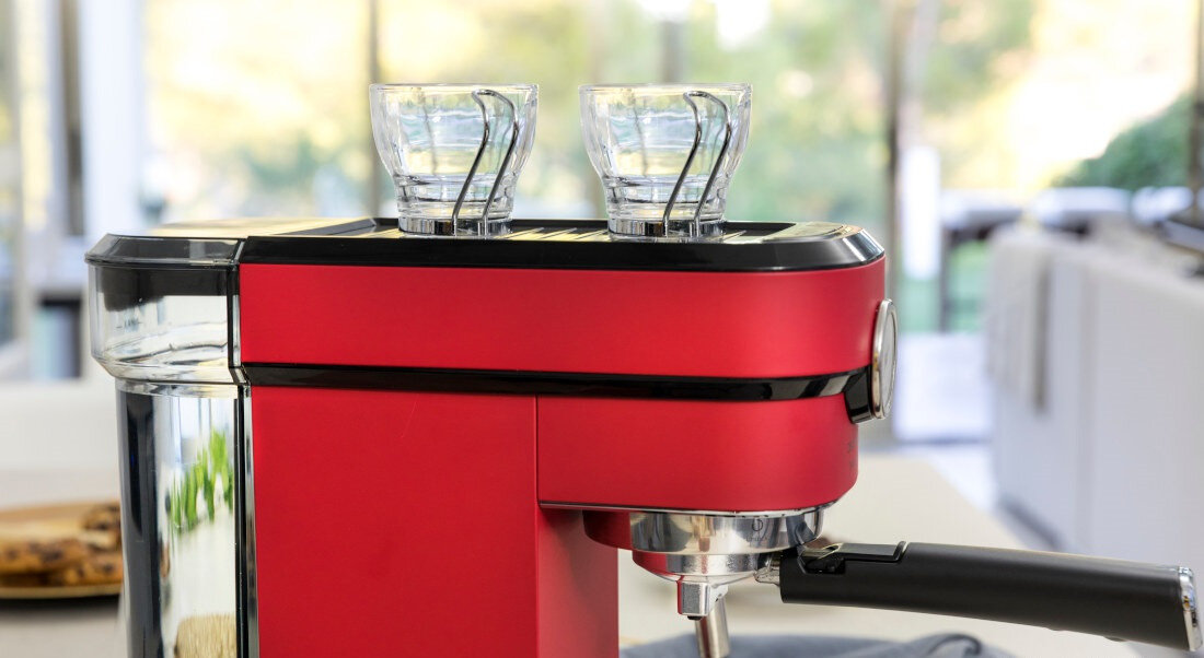 Ekspres CECOTEC Cafelizzia 790 Shiny Pro Czerwony mozliwosci wyposazenie wygoda komfort podgrzewanie filizanek