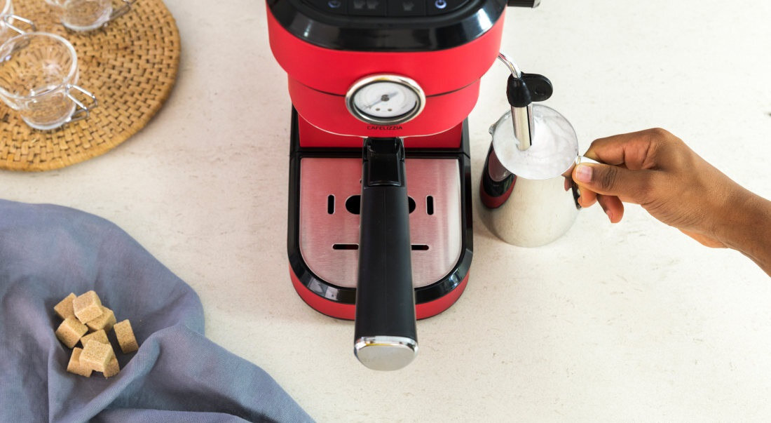 Ekspres CECOTEC Cafelizzia 790 Shiny Pro Czerwony funkcja spieniania mleka