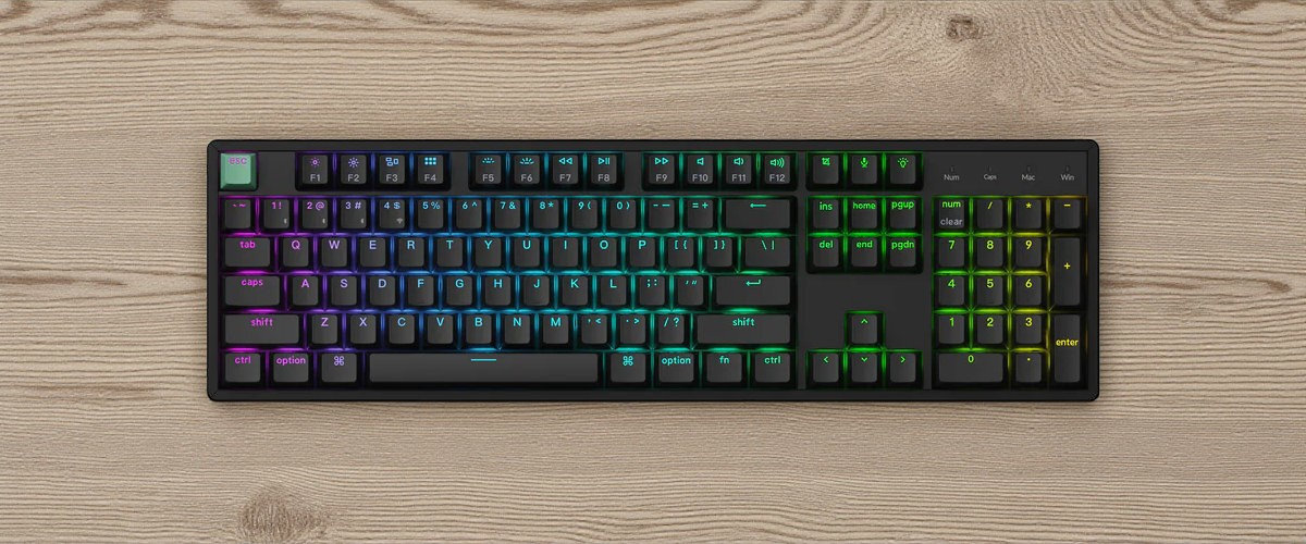 KEYCHRON K10 HE baterię o pojemności 4000 mAh do 120 godzin (bez podświetlenia)- klawiatura na drewnianym blacie