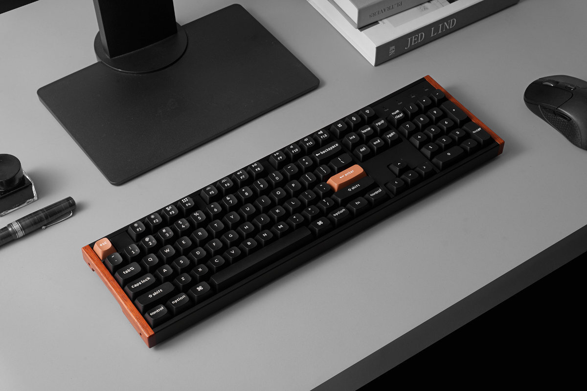 KEYCHRON K10 HE QMK/VIA oraz webowy Launcher od makr i czułości klawiszy, po efekty podświetlenia. bez potrzeby instalowania dodatkowego oprogramowania - klawiatura na biurku