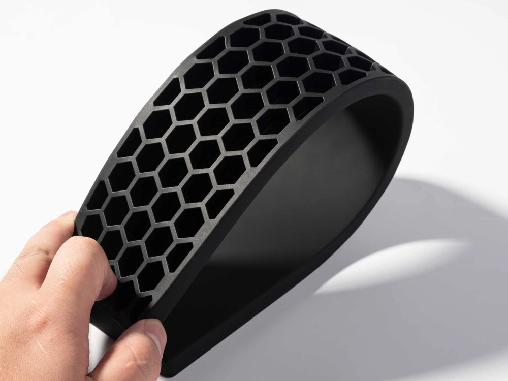 Keychron Silicone Palm Rest sześciokątnej strukturze wewnętrznej wysoką odpornością na odkształcenia Antypoślizgowy spód łatwy w czyszczeniu silikon - zgięta podkładka na białym tle