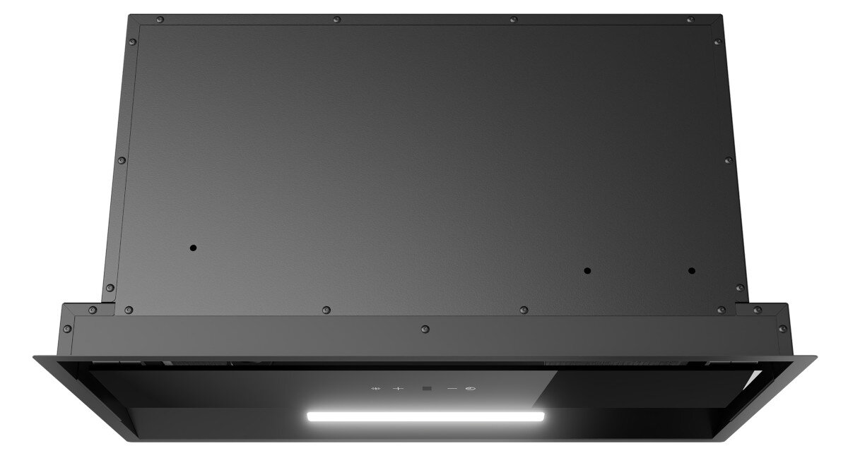 OKAP AKPO WK-9 CLARA CZARNY T500 Zdjęcie przedstawia okap od góry, pokazujący jego zabudowaną część techniczną oraz dolną część z oświetleniem LED i panelem sterowania. Konstrukcja jest wykonana w całości w kolorze czarnym, z widocznymi łączeniami obudowy filtry węglowe zapachy opary kuchnia wentylacja dwa tryby pracy wyciąg pochłaniacz