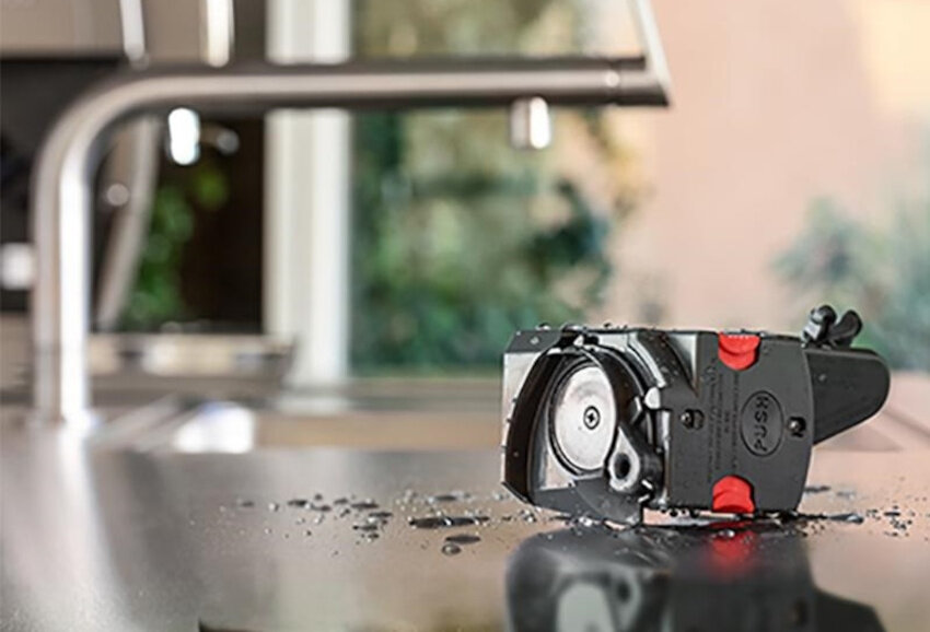 Ekspres DELONGHI Dinamica Plus ECAM 370.70.SB