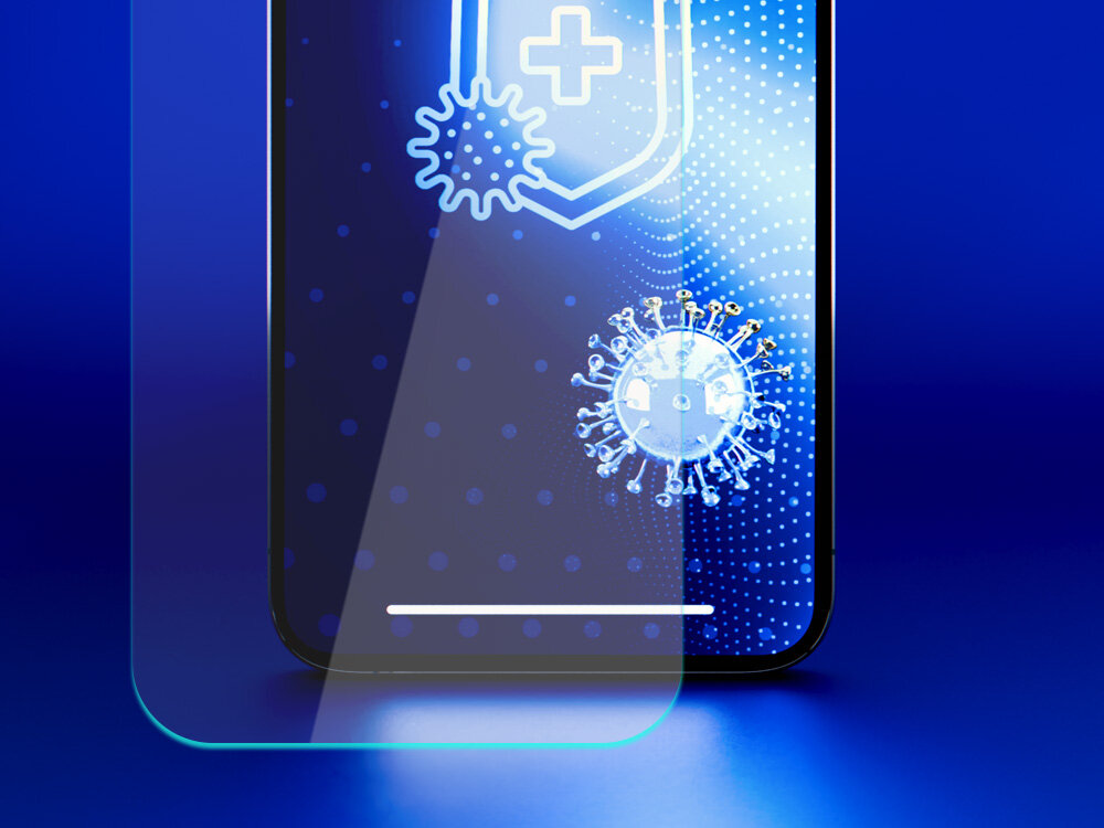Obraz przedstawia telefon z nałożoną folią ochronną, na której widoczne są grafiki symbolizujące ochronę przed wirusami. Tło jest niebieskie z jasnymi elementami graficznymi.