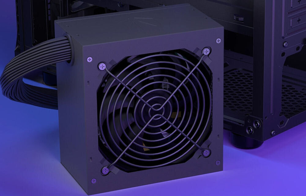 Komputer MAD DOG KRUX-EXO-A05WR32 R5-7500F 32GB RAM 1TB SSD GeForce RTX5060 DLSS 4 Wi-Fi prezentacja zasilacza przed komputerem na fioletowym tle energia do działania, zasilacz ENDORFY Vero L5 Bronze o mocy 700 W, konwertery DC-DC, kondensatory elektrolityczne i aluminiowo-polimerowe marki Teapo możliwość pracy w temperaturze do 105°C, certyfikat 80 PLUS Bronze