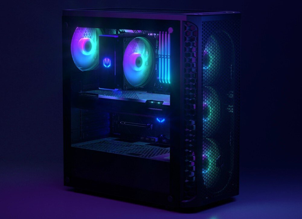 Komputer MAD DOG ENDORFY300ARGB A05WR32WH R5-7500F 32GB RAM 1TB SSD GeForce RTX5060 DLSS 4 Wi-Fi Windows 11 Home Grafika z komputerem stojącym, ciemne tło z domieszką fioletu, przeznaczenie, cechy, zalety, testy wydajności, stabilności, bezpieczeństwa, jakości