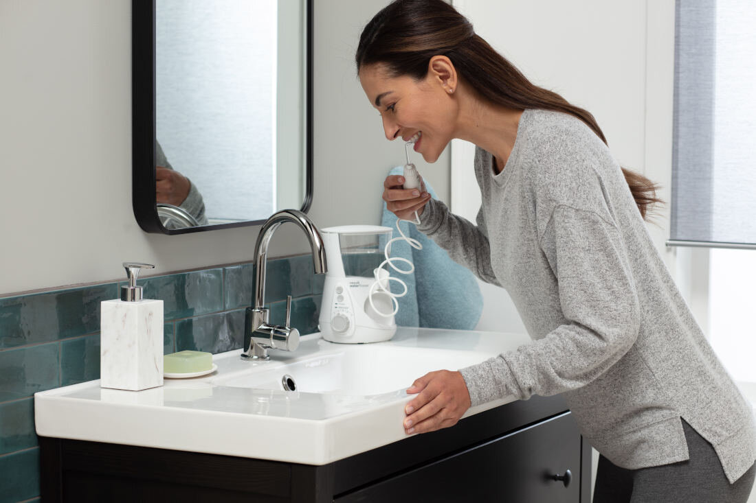 Irygator stacjonarny WATERPIK WF-660 Ultra Professional (Biały) + 6 końcówek wygląd design prezentacja wizualizacja Zdrowa i wygodna higiena