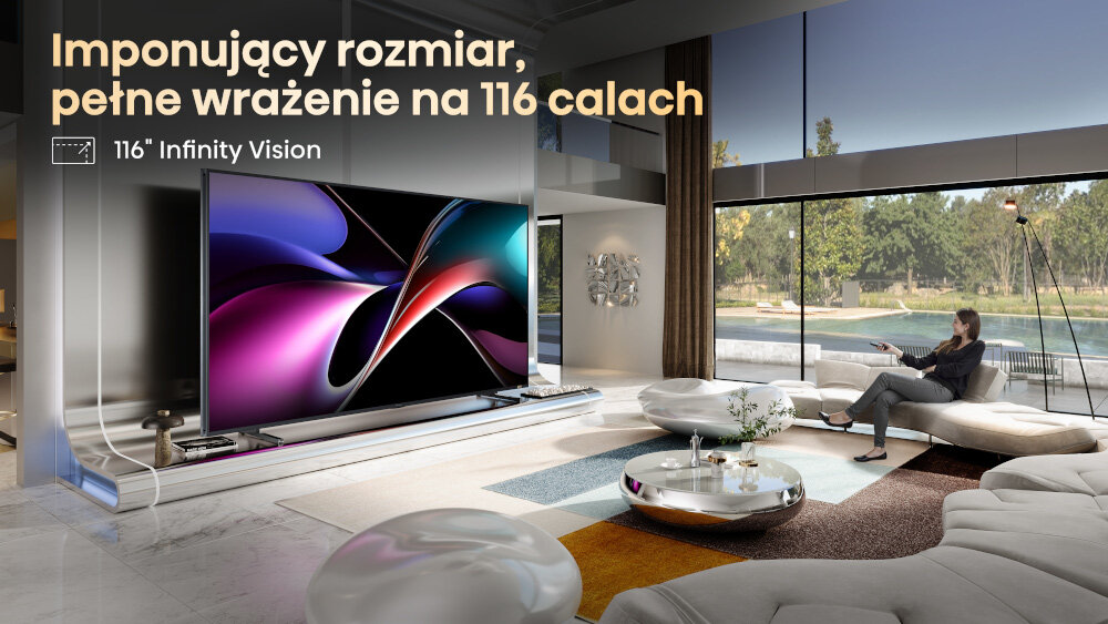 Telewizor HISENSE 116UXQ 116 cali ekran 4K duża przekątna do kina domowego i sportu, telewizor stojący na podwyższeniu w jasnym pomieszczeniu