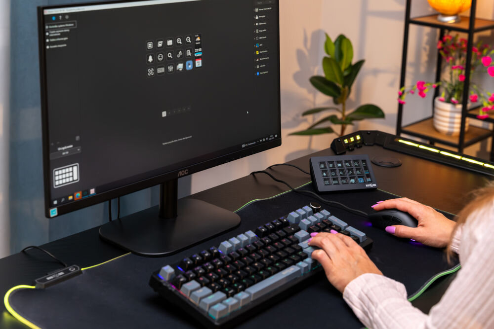 Stream Panel MAD DOG GK150K Czarny komputer klawiatura na biurku