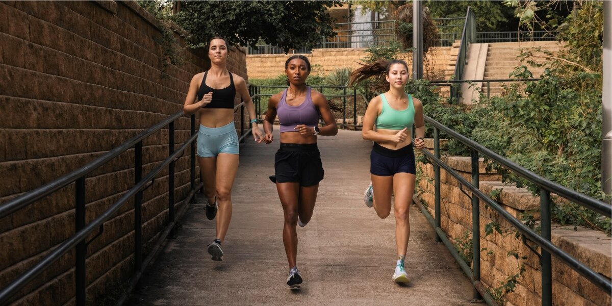 Zegarek sportowy GARMIN Forerunner 165 Music tryby i precyzja GPS 25 trybów sportowych GNSS 