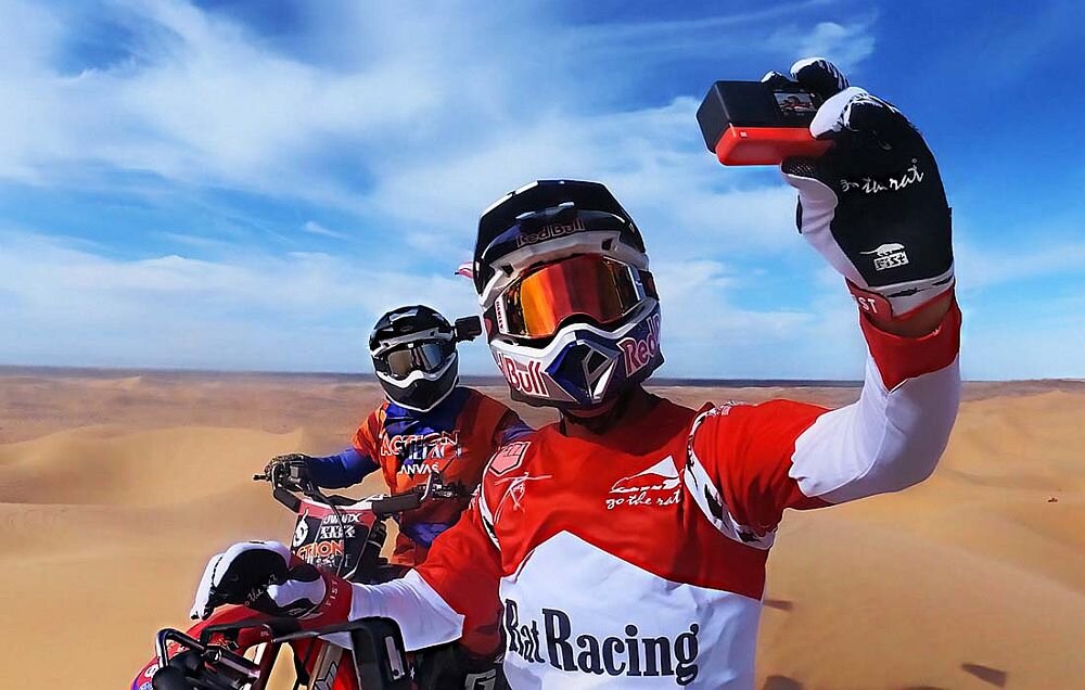 Kamera sportowa INSTA360 One Rs Twin Edition sport montaż nagrywanie stabilizacja montaż edycja filtry ostrość śledzenie tryby bateria akumulator zasilanie ładowanie rozdzielczość filmy obudowa odporność wielkość łączność sterowanie